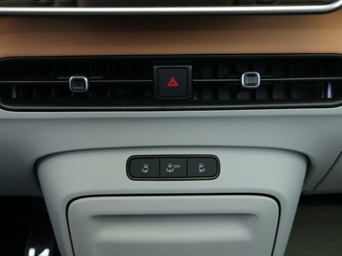 New 2025 Volkswagen ID. Buzz 1st Edition RWD image 16