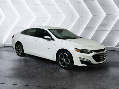 Used 2024 Chevrolet Malibu LT image 1