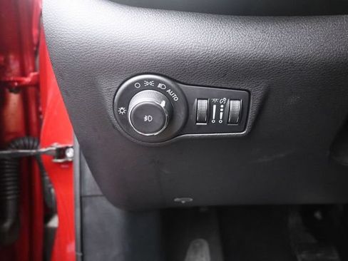 Used 2025 Jeep Compass Limited AWD/4WD image 17