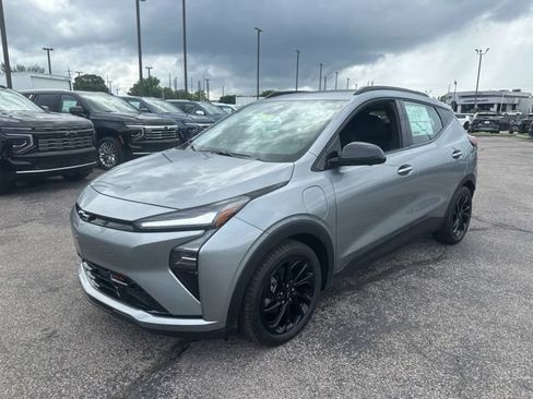 New 2027 Chevrolet Bolt RS w/ Technology Package FWD image 7