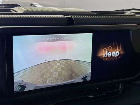 New 2025 Jeep Gladiator Sport image 17