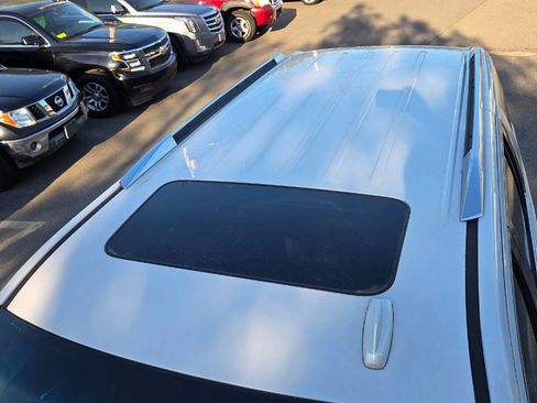 Used 2017 Cadillac Escalade Luxury AWD/4WD image 27