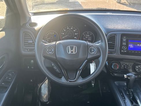 Used 2017 Honda HR-V LX image 13