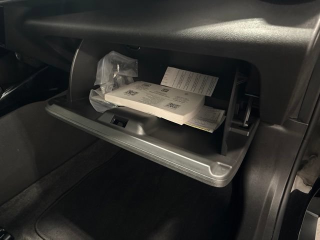 Used 2025 Chevrolet Trax LT FWD image 34