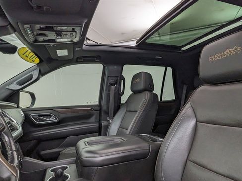 Used 2021 Chevrolet Tahoe High Country w/ Premium Package image 3