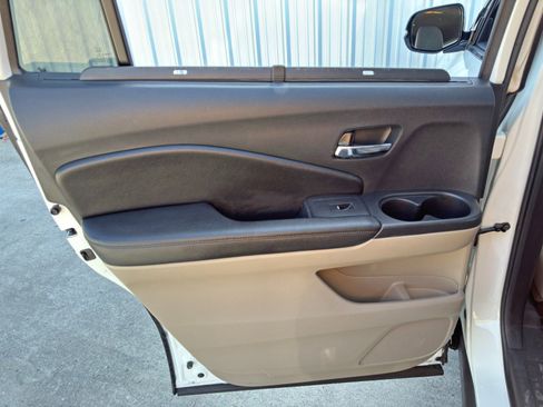 Used 2016 Honda Pilot Touring image 41