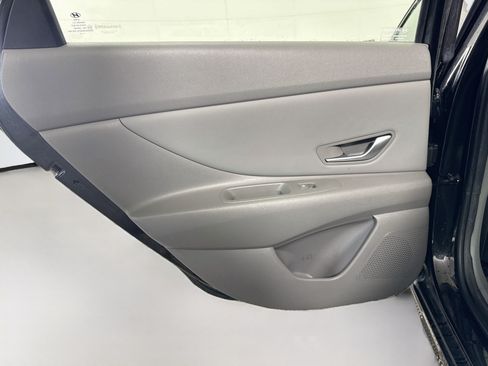 Used 2022 Hyundai Elantra SEL w/ Convenience Package FWD image 26