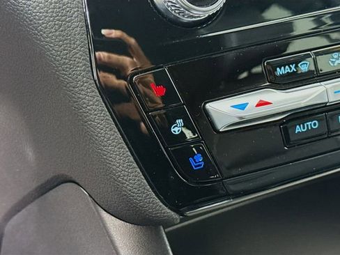 Used 2022 Ford Explorer Limited w/ Equipment Group 301A image 21