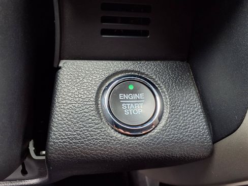 Used 2019 Ford F150 Lariat w/ Equipment Group 502A Luxury AWD/4WD image 15