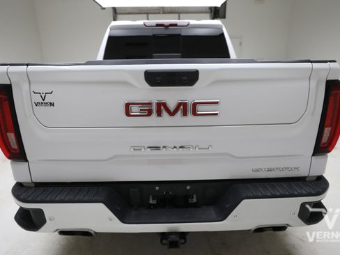 Used 2024 GMC Sierra 1500 Denali AWD/4WD image 4