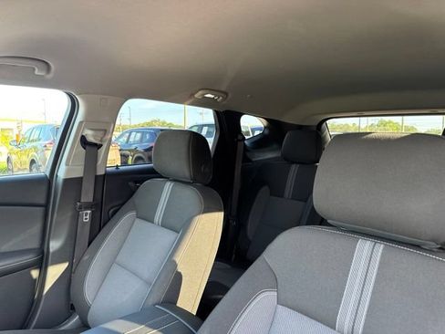 Used 2025 Chevrolet Blazer LT FWD image 23