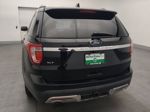 Used 2017 Ford Explorer XLT image 6