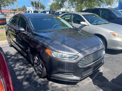 Used 2016 Ford Fusion SE FWD image 1