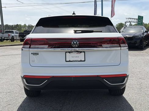 Used 2024 Volkswagen Atlas Cross Sport SE FWD image 5