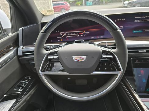 New 2026 Cadillac Escalade Luxury AWD/4WD image 35