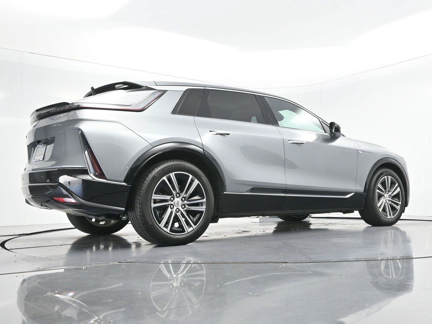 Used 2024 Cadillac Lyriq Luxury AWD/4WD image 46