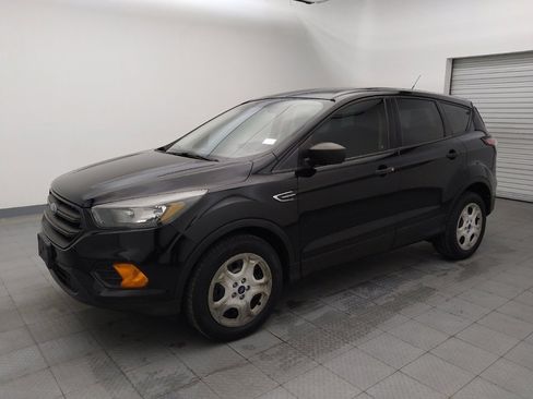 Used 2018 Ford Escape S image 2