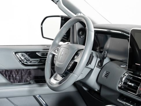 Used 2021 Lincoln Navigator L Reserve image 25