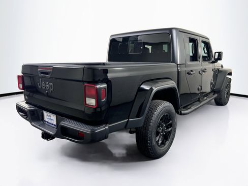 Used 2022 Jeep Gladiator Sport image 5