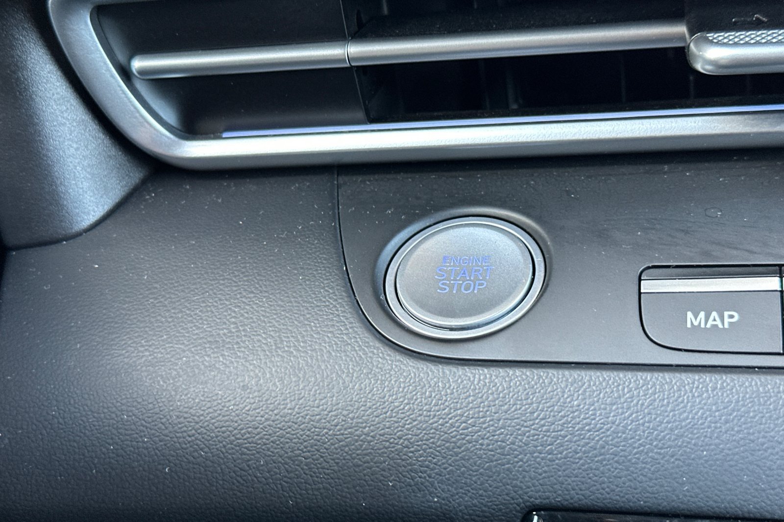Used 2024 Hyundai Elantra SEL FWD image 23