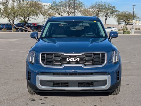 New 2025 Kia Telluride S image 9