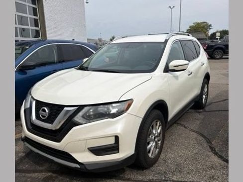 Used 2017 Nissan Rogue SV AWD/4WD image 1