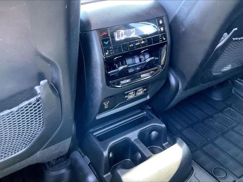 Used 2022 Jeep Grand Cherokee L Limited image 34