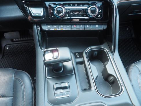 Used 2022 GMC Sierra 1500 AT4 w/ Technology Package image 11