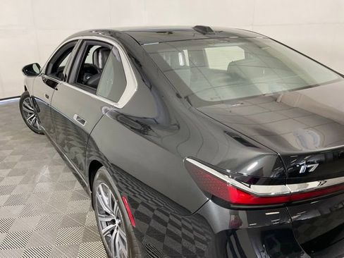 Used 2024 BMW i7 eDrive50 image 36