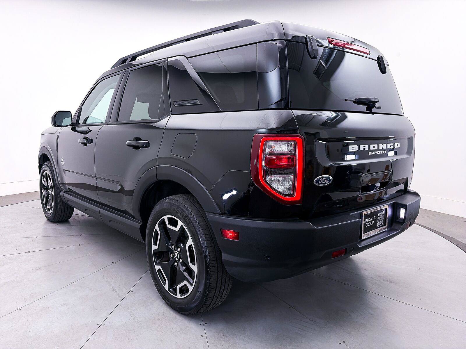 Used 2023 Ford Bronco Sport Outer Banks w/ Tech Package AWD/4WD image 13