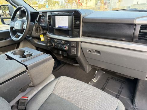 Used 2024 Ford F250 XLT image 36