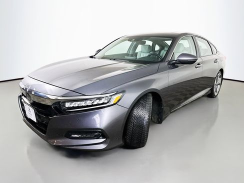 Used 2018 Honda Accord Touring image 3