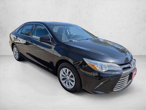 Used 2015 Toyota Camry LE FWD image 3