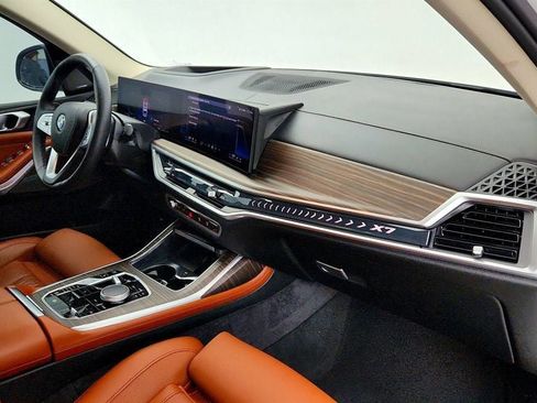 Used 2026 BMW X7 xDrive40i w/ Dynamic Handling Package image 27