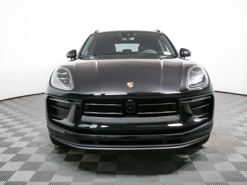 Certified 2026 Porsche Macan AWD/4WD image 36