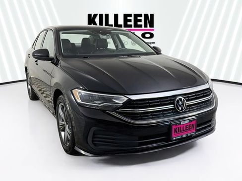 Used 2022 Volkswagen Jetta SE FWD image 1