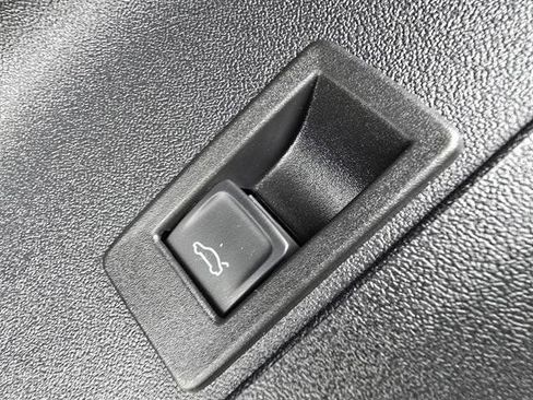 Used 2025 Audi Q5 Premium Plus image 24