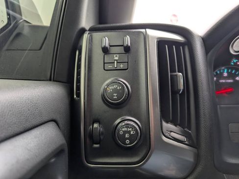 Used 2018 Chevrolet Silverado 1500 LT w/ Texas Edition AWD/4WD image 19