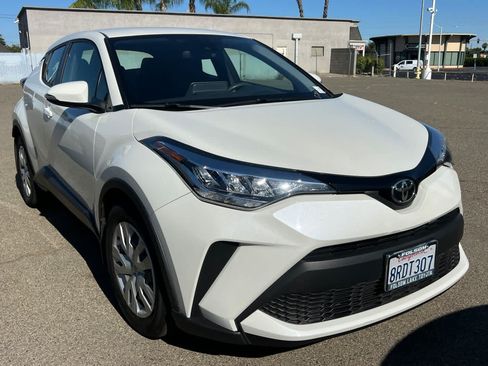 Used 2020 Toyota C-HR LE FWD image 3