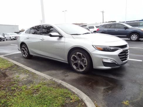 Used 2020 Chevrolet Malibu LT FWD image 4