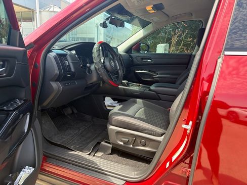 Used 2022 Nissan Pathfinder SV w/ SV Black Package FWD image 16