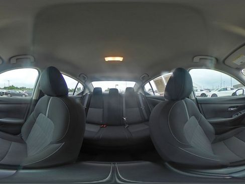 Used 2025 Nissan Sentra SV FWD image 40
