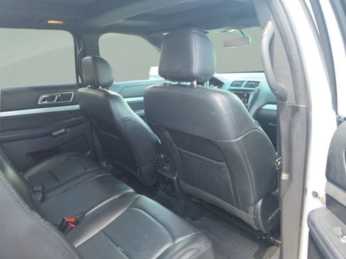 Used 2016 Ford Explorer XLT w/ Equipment Group 202A FWD image 31