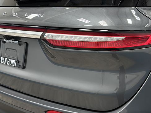 Used 2025 Lincoln Corsair AWD image 37