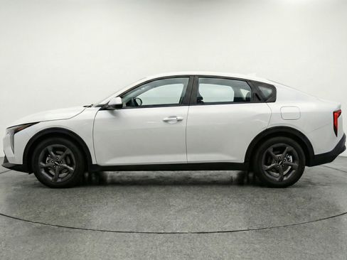 Used 2025 Kia K4 FWD image 3