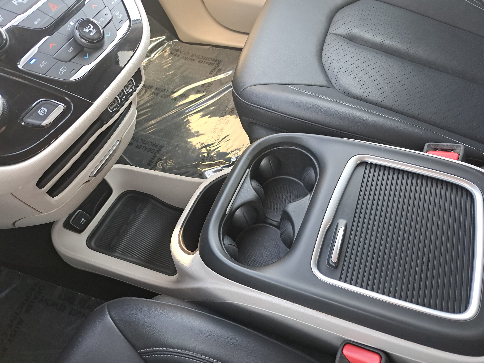 Certified 2024 Chrysler Pacifica Touring-L FWD image 26