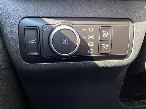 Certified 2025 Ford Escape Platinum image 29