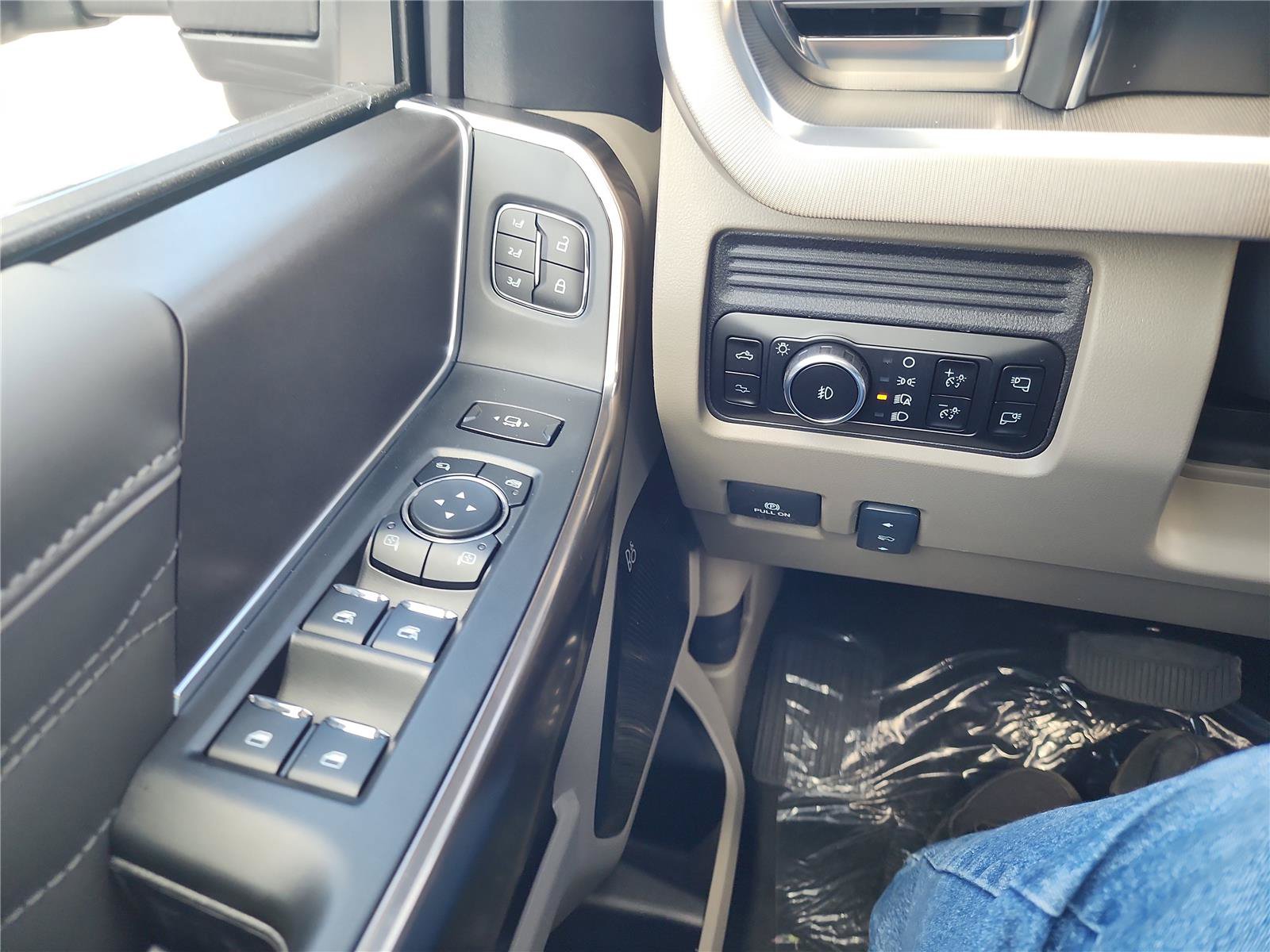 New 2026 Ford F250 Platinum w/ Platinum Plus Package AWD/4WD image 34