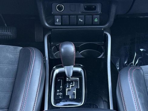 Used 2020 Mitsubishi Outlander LE AWD/4WD image 17