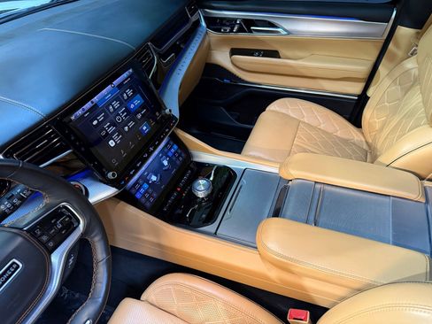 Used 2022 Jeep Grand Wagoneer Series III w/ Rear Seat Video Group 1 image 38